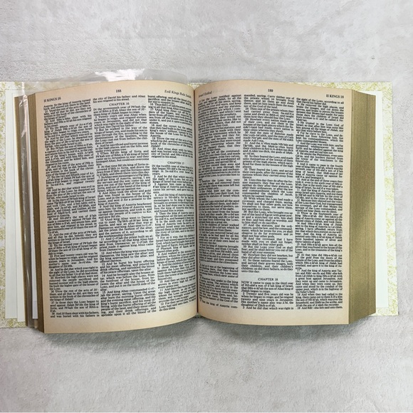 Vintage 1971 Holy Bible King James Our Family Bible Version Old and New Regency - Picture 10 of 14